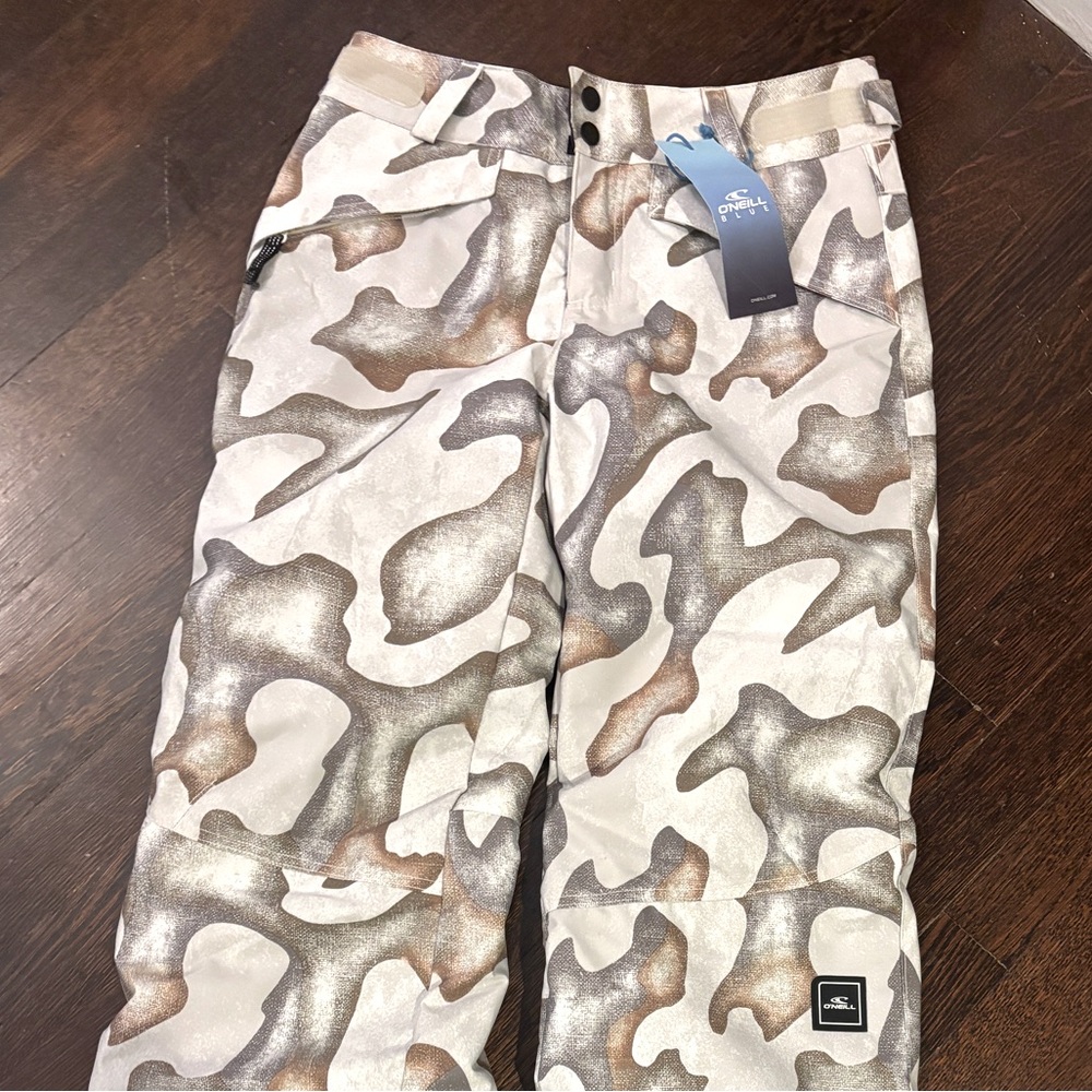 O’Neill Kids Snow pants good for ski,
Snowboards, sledding